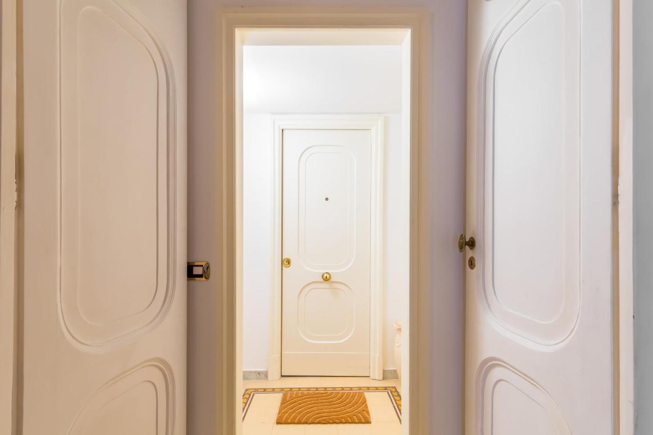 Design & Studio Duplex At National Museum ナポリ エクステリア 写真