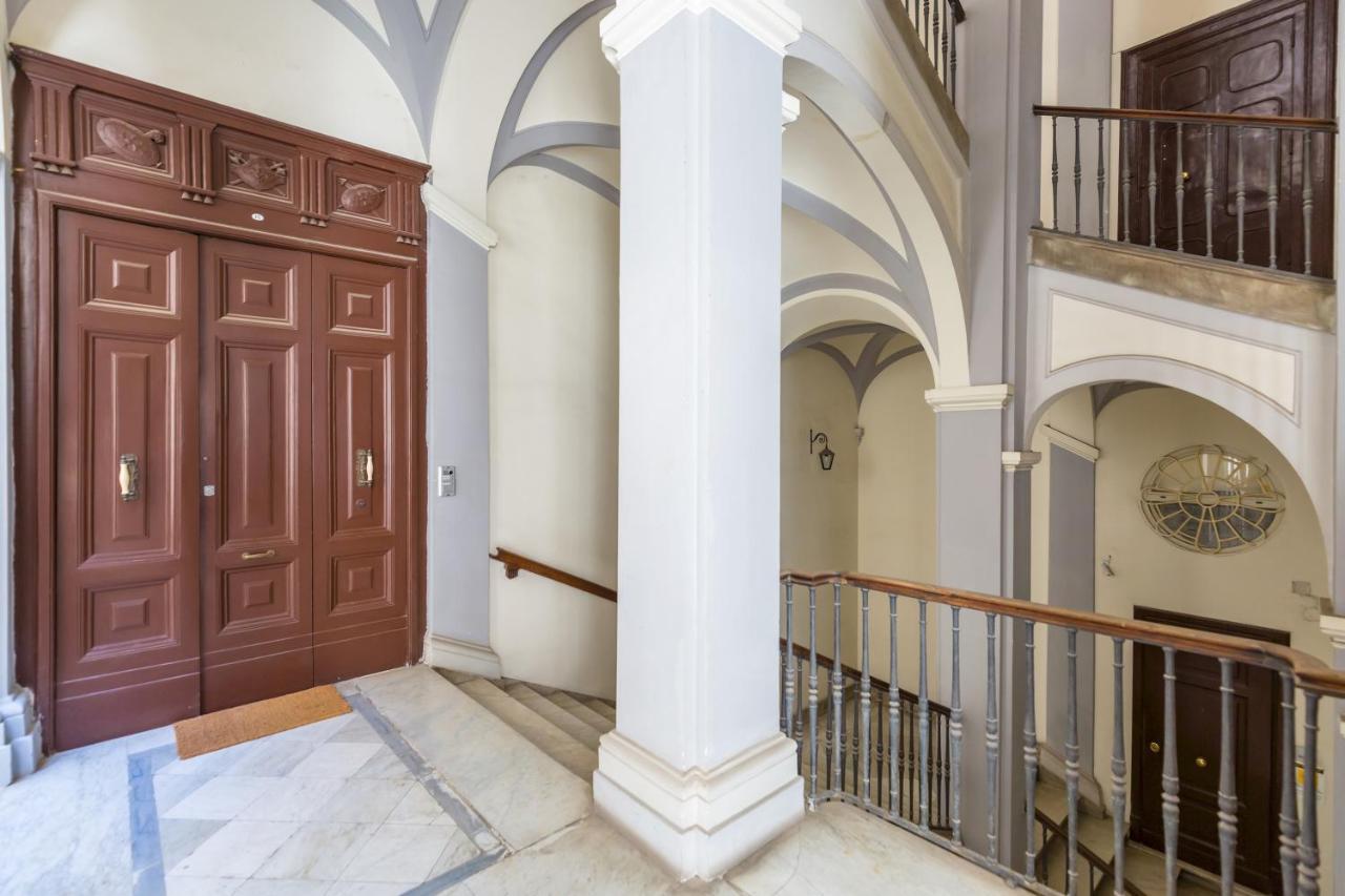 Design & Studio Duplex At National Museum ナポリ エクステリア 写真